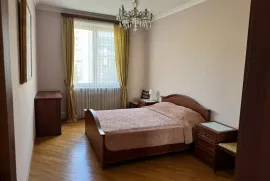 For Rent, 3 Room, Old building, Tbilisi, saburtalo
