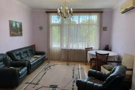 For Rent, 3 Room, Old building, Tbilisi, saburtalo