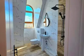 იყიდება ბინა, 5 ოთახიანი, ძველი აშენებული, თბილისი, ვარკეთილი