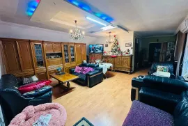 Продается Дом, 15 Kомнатная, Тбилиси, Исани