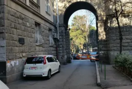 Продается квартира, 5 Kомнатная, Старое здание, Тбилиси, vake