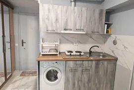 ქირავდება ბინა, 1 ოთახიანი, ძველი აშენებული, თბილისი, საბურთალო