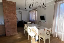 Аренда квартир посуточно, 3 Kомнатная, Старое здание, Боржомский район, Бакуриани