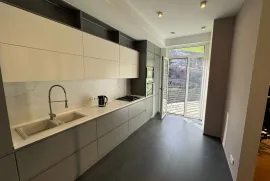 Продается квартира, 4 Kомнатная, Новостройка, Тбилиси, vake