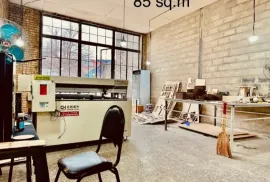 For Rent, Universal commercial space, Isani