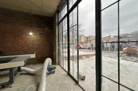 For Rent, Universal commercial space, Isani