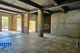 For Rent, Universal commercial space, Isani