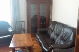 ქირავდება ბინა, 3 ოთახიანი, ძველი აშენებული, ბათუმი, ძველი ბათუმის უბანი