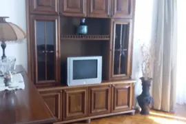 ქირავდება ბინა, 3 ოთახიანი, ძველი აშენებული, ბათუმი, ძველი ბათუმის უბანი