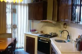 ქირავდება ბინა, 3 ოთახიანი, ძველი აშენებული, ბათუმი, ძველი ბათუმის უბანი