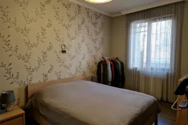 Продается квартира, 3 Kомнатная, Старое здание, Тбилиси, saburtalo