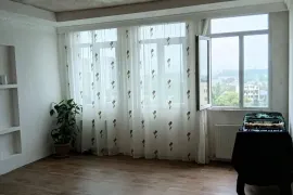 Продается квартира, 4 Kомнатная, Старое здание, Тбилиси, Варкетили