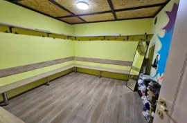 For Rent, Universal commercial space, Chugureti