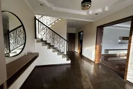 House For Rent, 9 Room, Tbilisi, Ivertubani