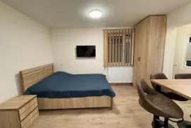 ქირავდება ბინა, 1 ოთახიანი, ძველი აშენებული, თბილისი