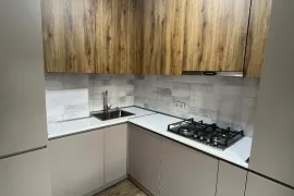 For Rent, 5 Room, Old building, Tbilisi