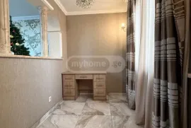 იყიდება ბინა, 4 ოთახიანი, ძველი აშენებული, თბილისი, ვარკეთილი