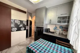 იყიდება ბინა, 4 ოთახიანი, ძველი აშენებული, თბილისი, ვარკეთილი