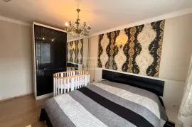 იყიდება ბინა, 4 ოთახიანი, ძველი აშენებული, თბილისი, ვარკეთილი