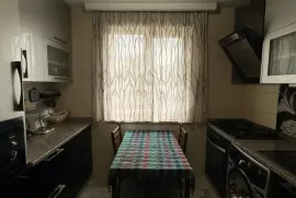 იყიდება ბინა, 4 ოთახიანი, ძველი აშენებული, თბილისი, ვარკეთილი