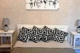 ქირავდება ბინა, 2 ოთახიანი, ძველი აშენებული, თბილისი, სოლოლაკი