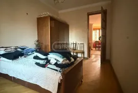 Apartment for sale, 4 Room, Old building, Tbilisi, Nadzaladevi