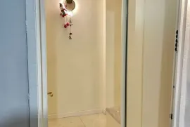 Продается квартира, 3 Kомнатная, Старое здание, Тбилиси, Мухиани