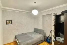 Продается квартира, 3 Kомнатная, Старое здание, Тбилиси, Мухиани