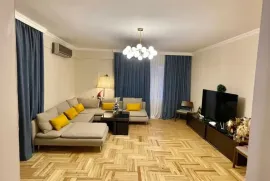 Продается квартира, 3 Kомнатная, Старое здание, Тбилиси, Мухиани