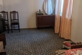 იყიდება ბინა, 1 ოთახიანი, ძველი აშენებული, რუსთავი