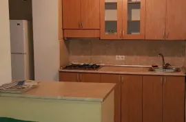 Аренда, 3 Kомнатная, Старое здание, Тбилиси, saburtalo