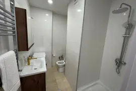 ქირავდება ბინა, 2 ოთახიანი, ახალი აშენებული, თბილისი, საბურთალო