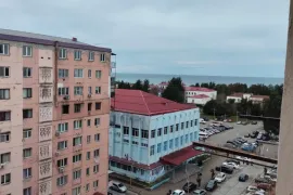 ქირავდება ბინა, 2 ოთახიანი, ძველი აშენებული, ბათუმი, რუსთაველის უბანი