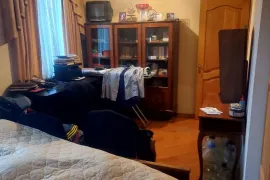 იყიდება ბინა, 3 ოთახიანი, ძველი აშენებული, თბილისი, ისანი