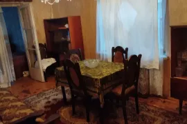 Продается квартира, 4 Kомнатная, Старое здание, Кутаиси, Габашвили Холм