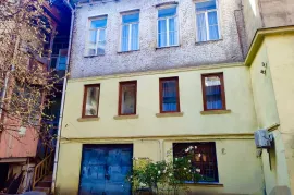 Daily Apartment Rent, 2 Room, Old building, Tbilisi, Sololaki