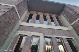 House For Sale, 10 Room, Tbilisi, Ivertubani