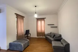 Аренда, 2 Kомнатная, Старое здание, Тбилиси, Сололаки