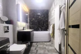 Продается квартира, 3 Kомнатная, Новостройка, Батуми, Район аэропорта