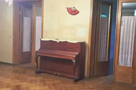 Apartment for sale, 5 Room, Old building, Tbilisi, Chugureti