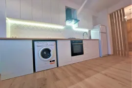 Аренда, 3 Kомнатная, Старое здание, Тбилиси, saburtalo