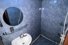 Аренда, 3 Kомнатная, Старое здание, Батуми, Руставельский район