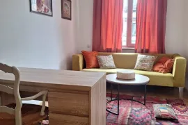 ქირავდება ბინა, 4 ოთახიანი, ძველი აშენებული, თბილისი, ვაკე