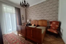 ქირავდება ბინა, 4 ოთახიანი, ძველი აშენებული, თბილისი, ვაკე