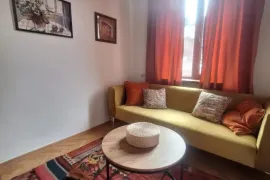 ქირავდება ბინა, 4 ოთახიანი, ძველი აშენებული, თბილისი, ვაკე