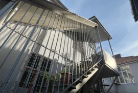 For Rent, 5 Room, Old building, Tbilisi, Vera