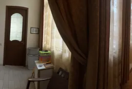 For Rent, 5 Room, Old building, Tbilisi, Vera