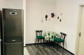 For Rent, 3 Room, Old building, Tbilisi, vake