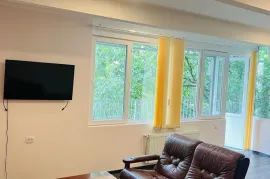 For Rent, 3 Room, Old building, Tbilisi, vake