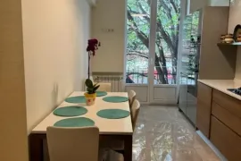 ქირავდება ბინა, 3 ოთახიანი, ძველი აშენებული, თბილისი, ვაკე